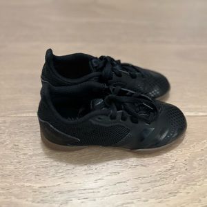 Kids indoor soccer (futsal) shoes size 11.5.
